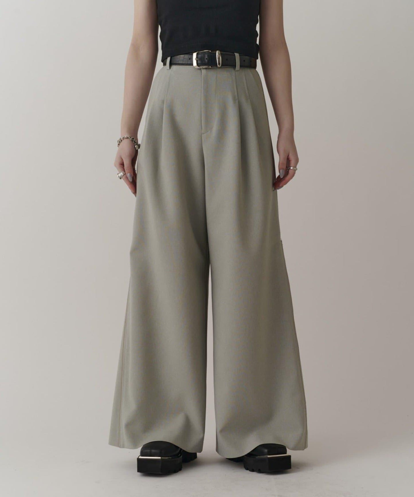 側邊拉鍊 闊腿喇叭 褲子