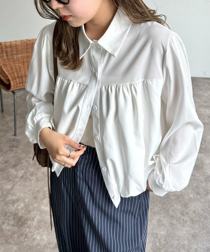 短款蓬鬆廓形襯衫