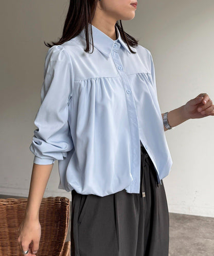 短款蓬鬆廓形襯衫