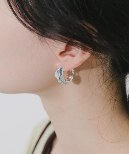 金屬寬版扭紋圓環耳飾