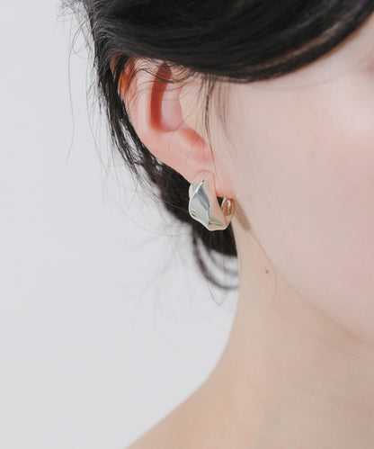 金屬寬版扭紋圓環耳飾