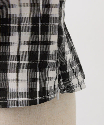 肩部亮飾蝴蝶結設計露肩上衣