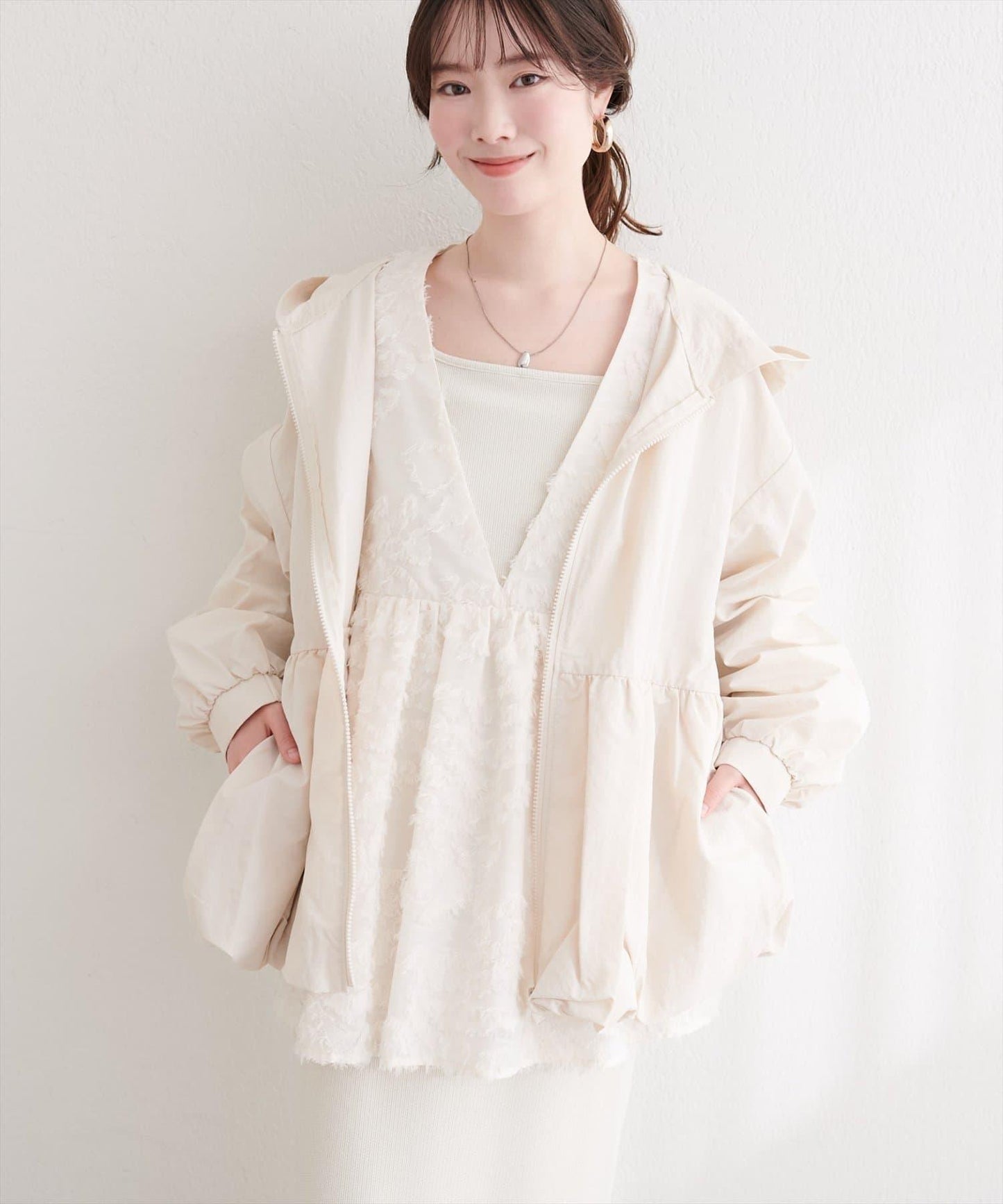 皺感尼龍泡泡廓形荷葉下襬連帽外套