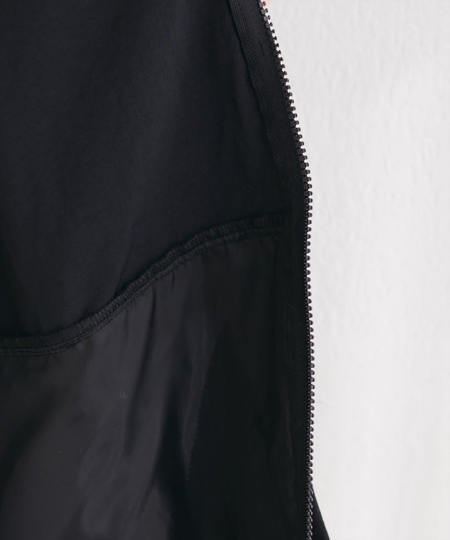 皺感尼龍泡泡廓形荷葉下襬連帽外套