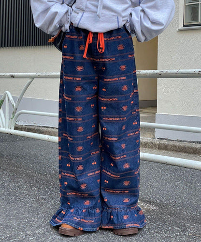 下襬荷葉邊滿版刺繡寬鬆闊腿牛仔褲