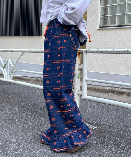 下襬荷葉邊滿版刺繡寬鬆闊腿牛仔褲