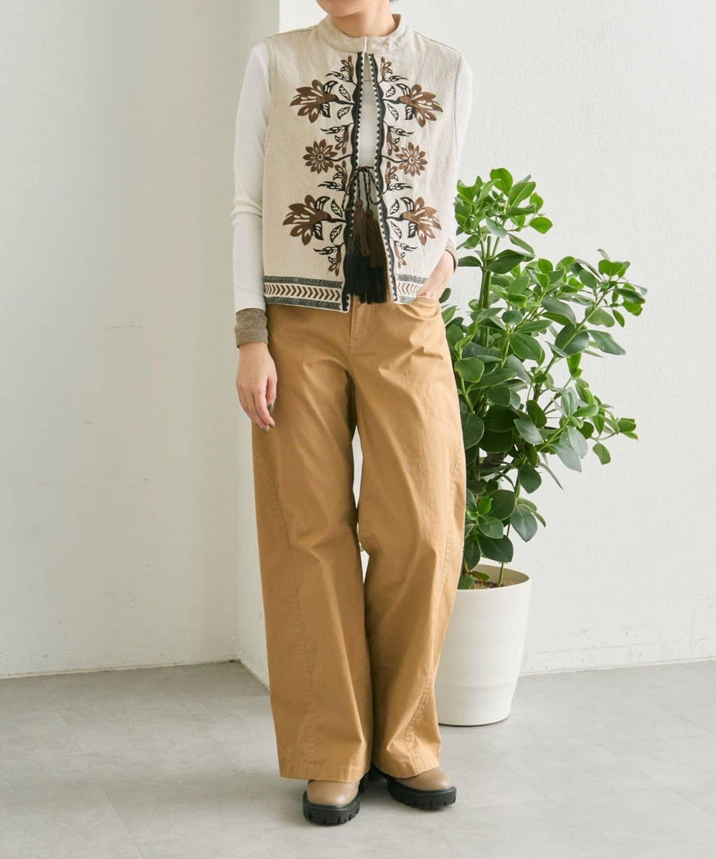 《ショート丈/綿麻素材》 花卉刺繡 棉麻質感 馬甲 SUM1 STYLE款