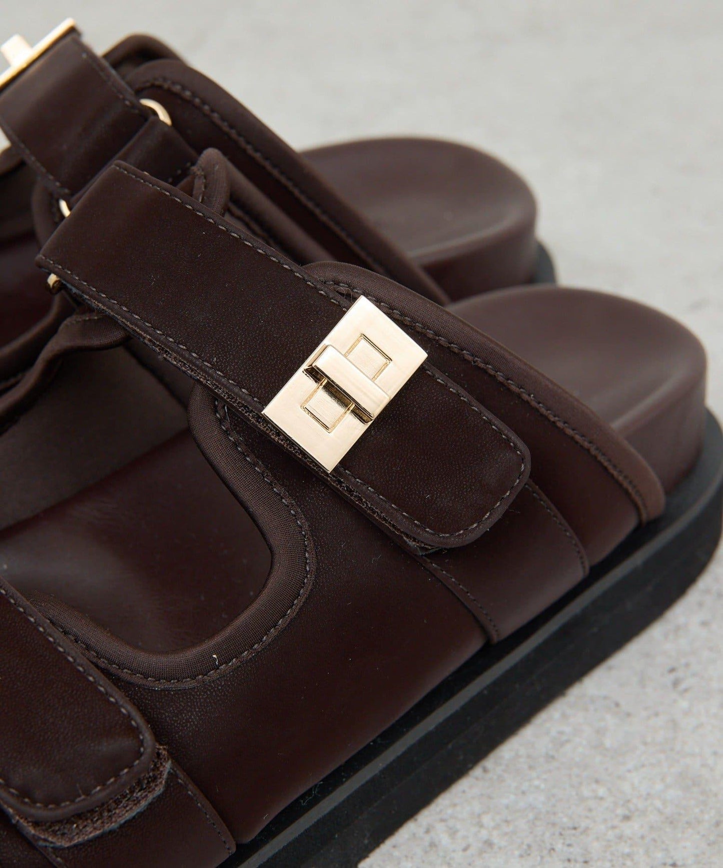 2.718 雙帶設計 涼鞋