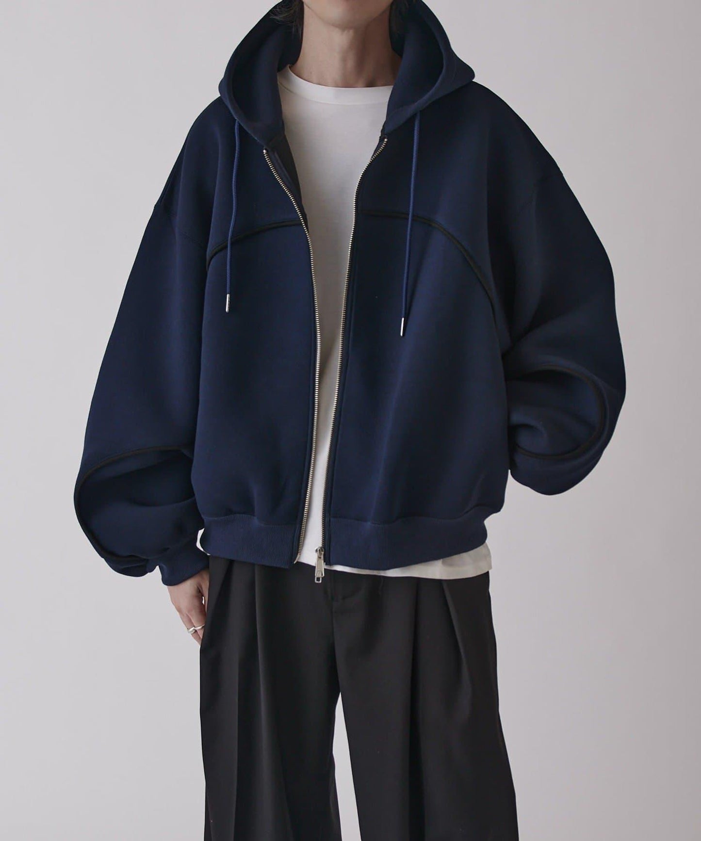 Neucon 立體滾邊拉鍊連帽衛衣