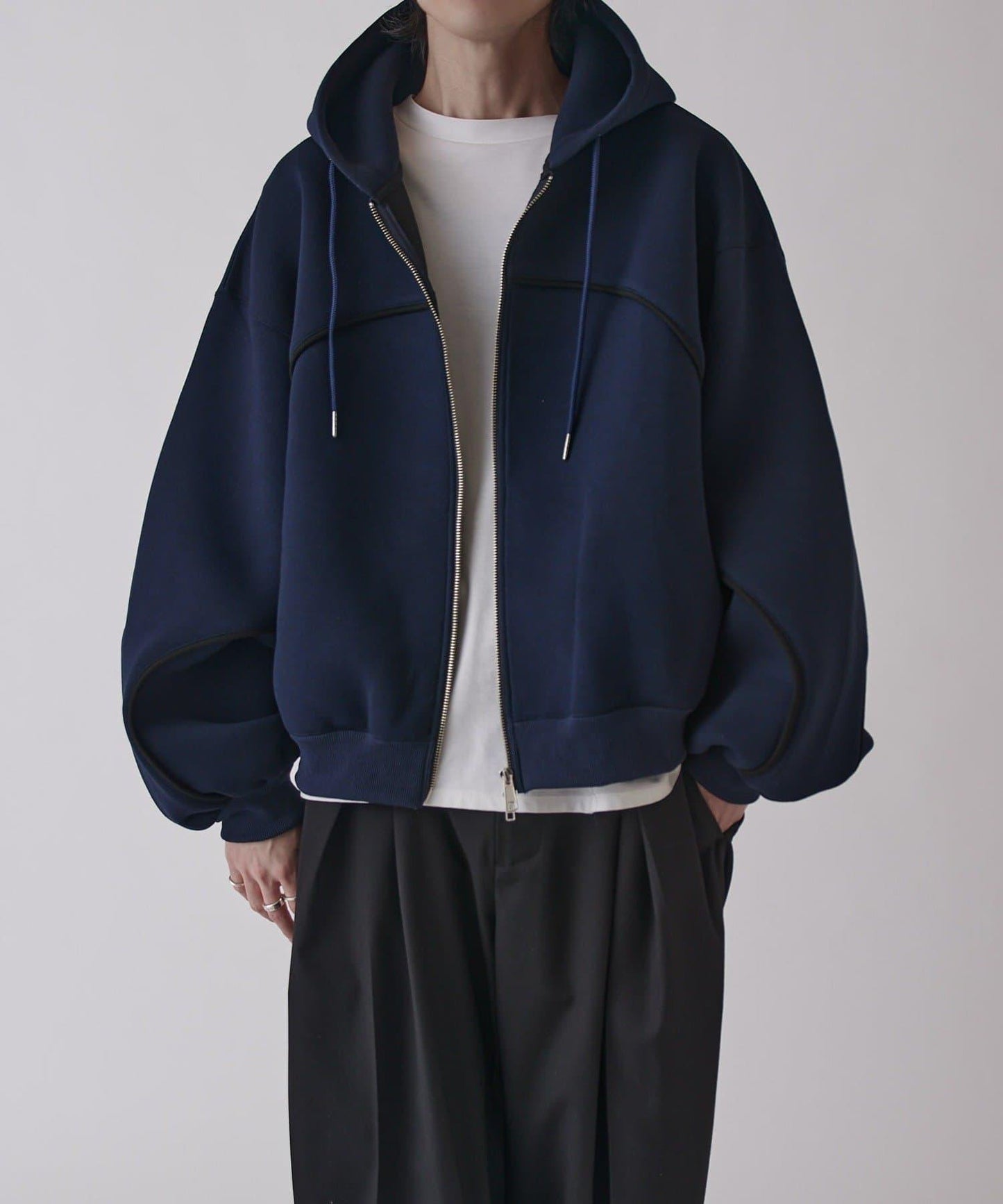 Neucon 立體滾邊拉鍊連帽衛衣