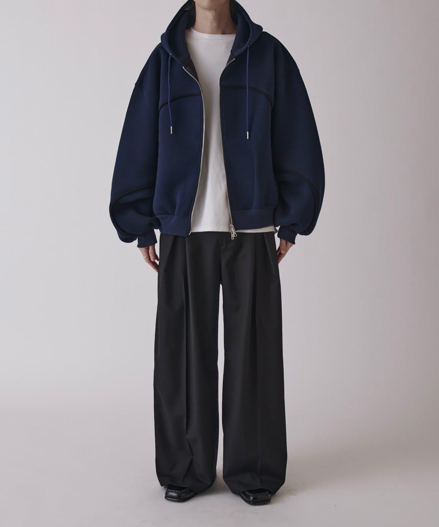 Neucon 立體滾邊拉鍊連帽衛衣