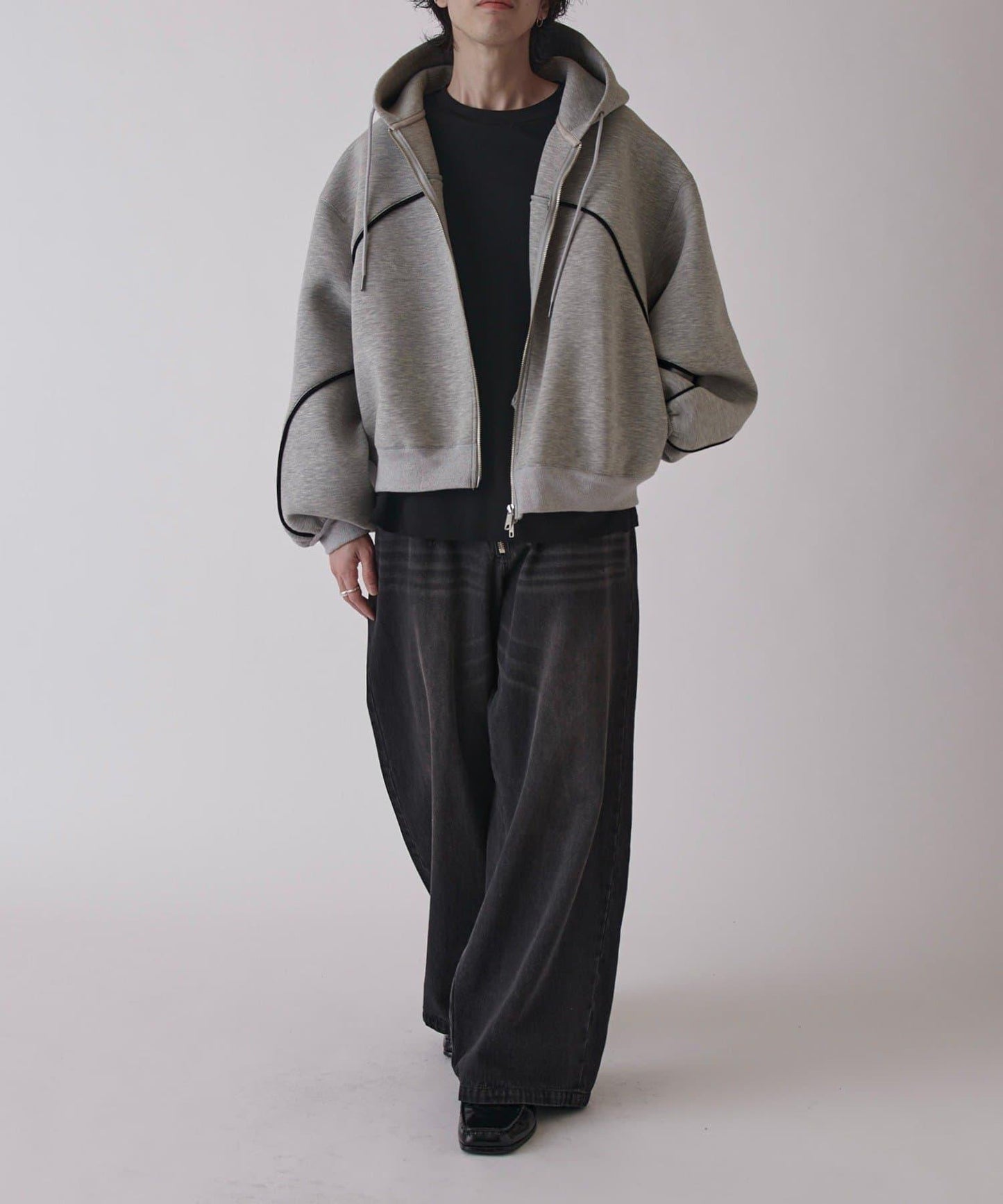 Neucon 立體滾邊拉鍊連帽衛衣