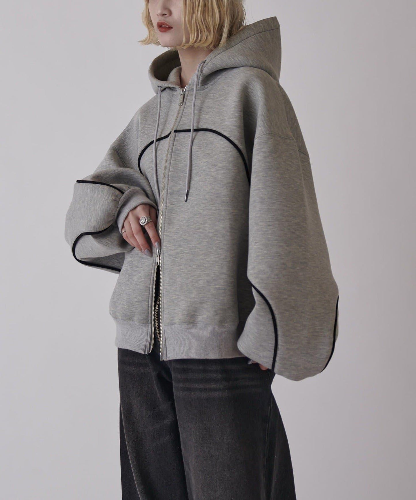 Neucon 立體滾邊拉鍊連帽衛衣