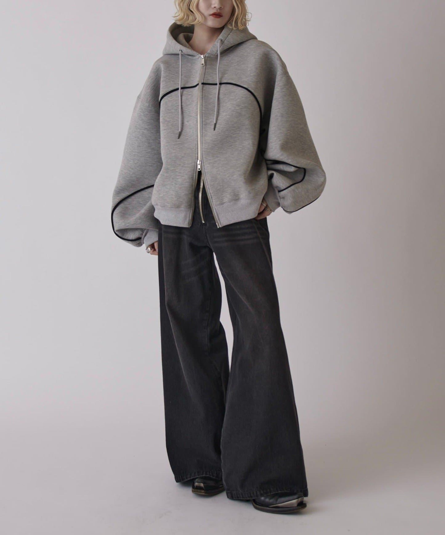 Neucon 立體滾邊拉鍊連帽衛衣