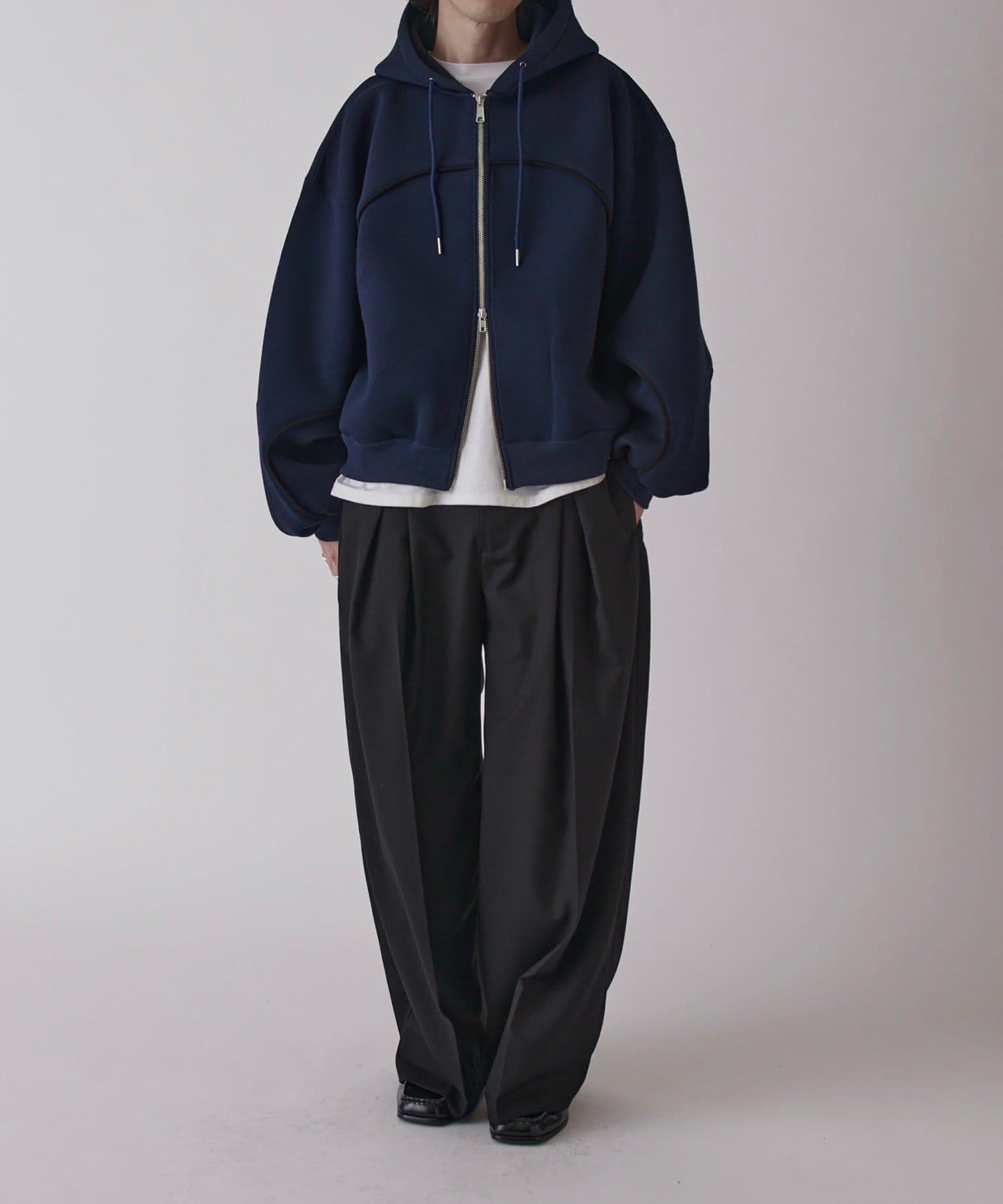 Neucon 立體滾邊拉鍊連帽衛衣