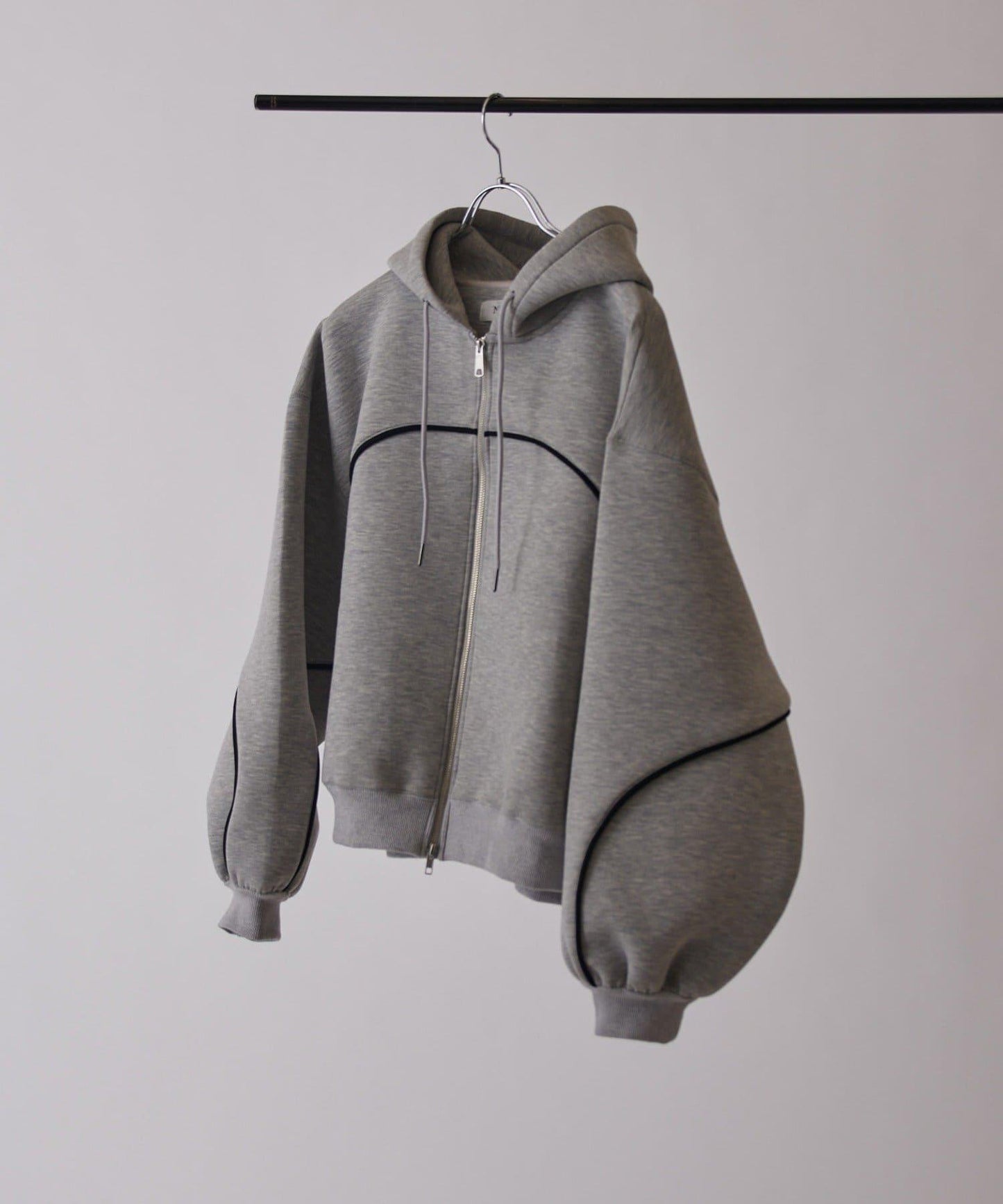 Neucon 立體滾邊拉鍊連帽衛衣