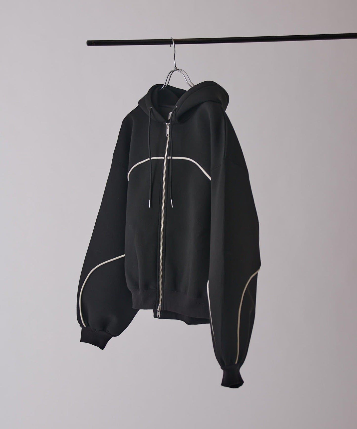 Neucon 立體滾邊拉鍊連帽衛衣