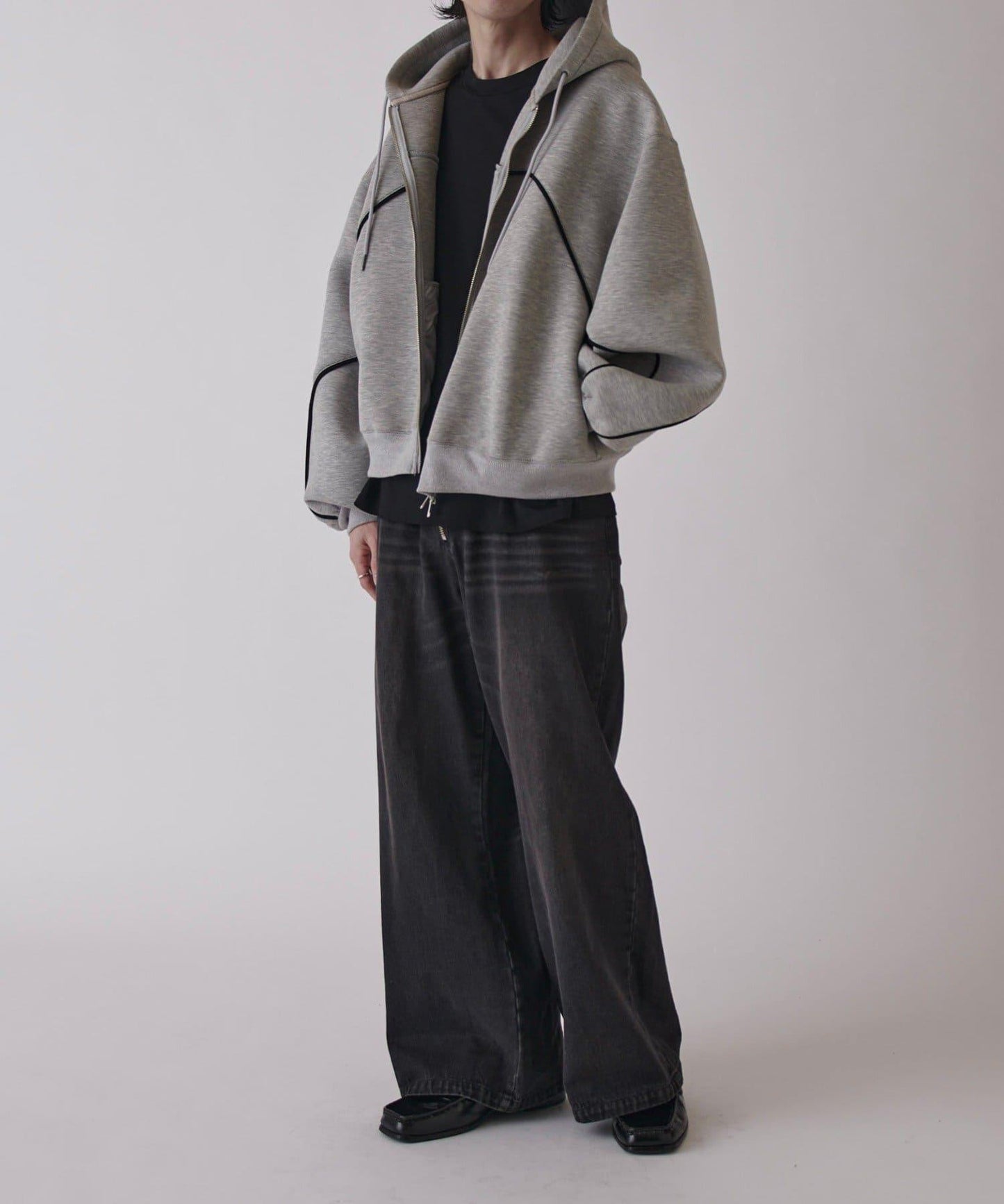 Neucon 立體滾邊拉鍊連帽衛衣