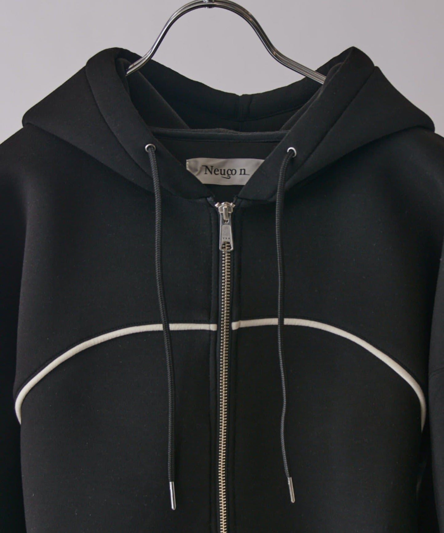 Neucon 立體滾邊拉鍊連帽衛衣