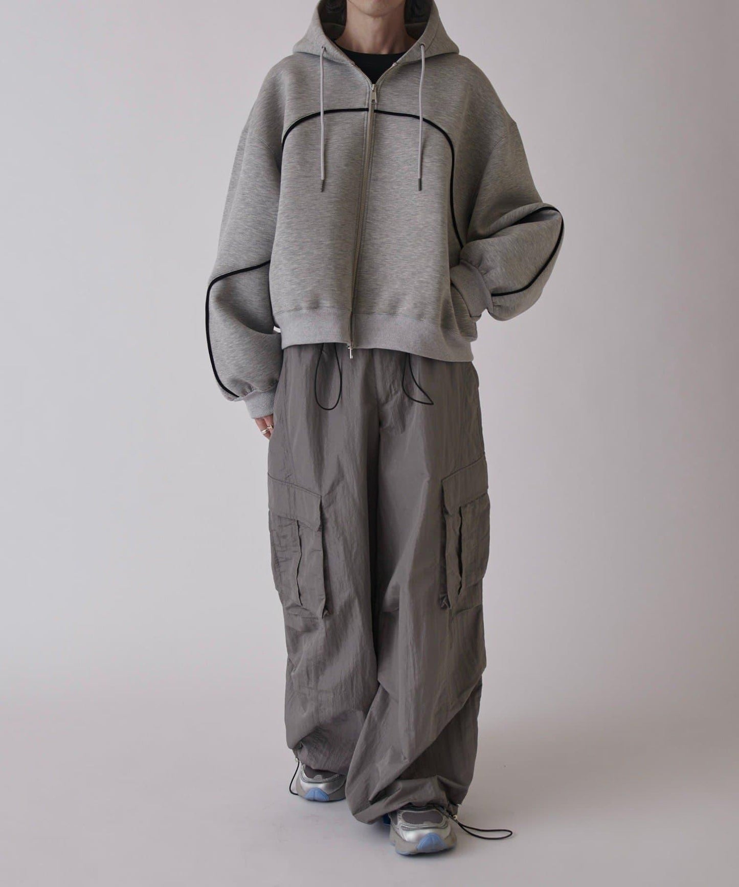 Neucon 立體滾邊拉鍊連帽衛衣