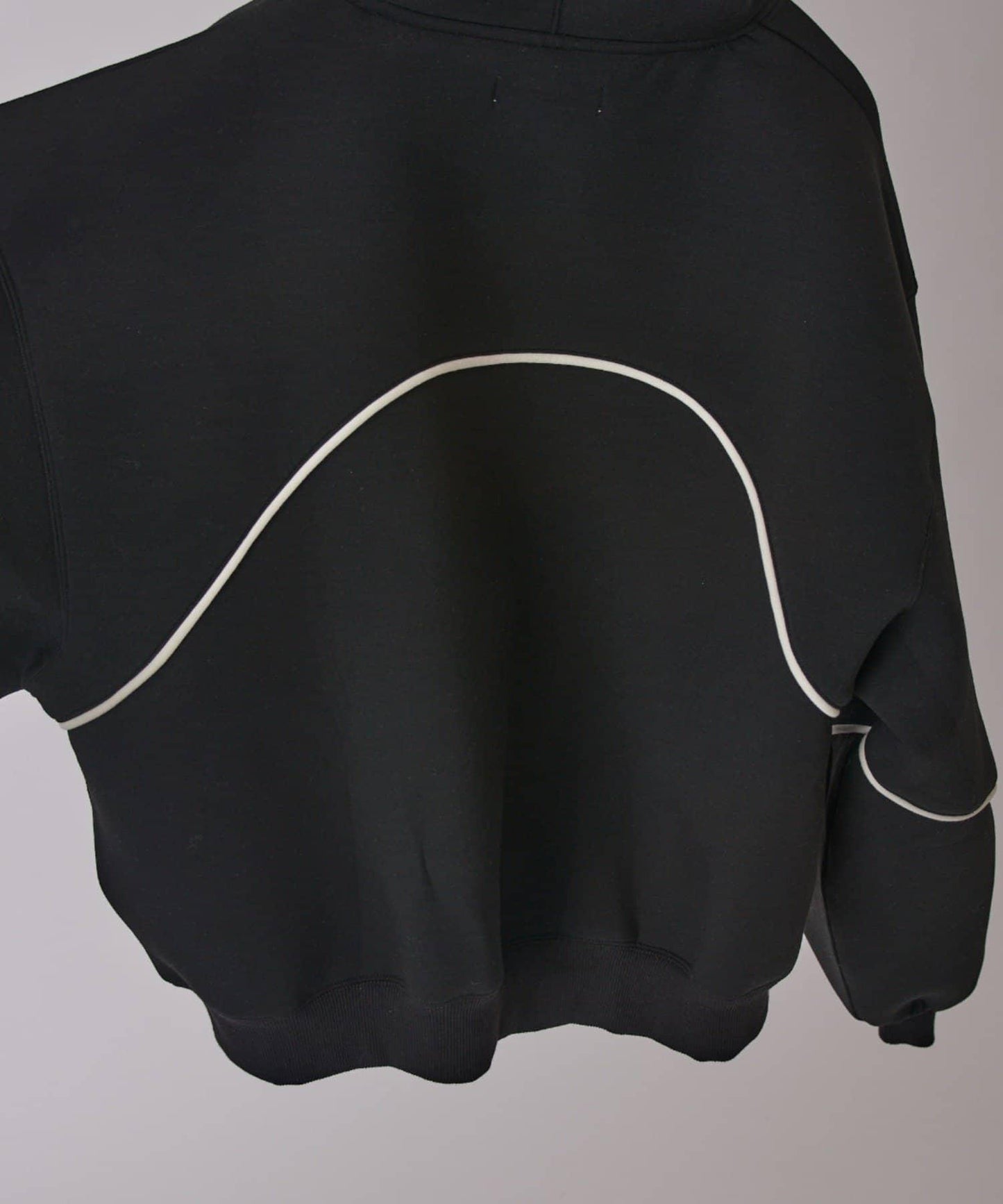 Neucon 立體滾邊拉鍊連帽衛衣