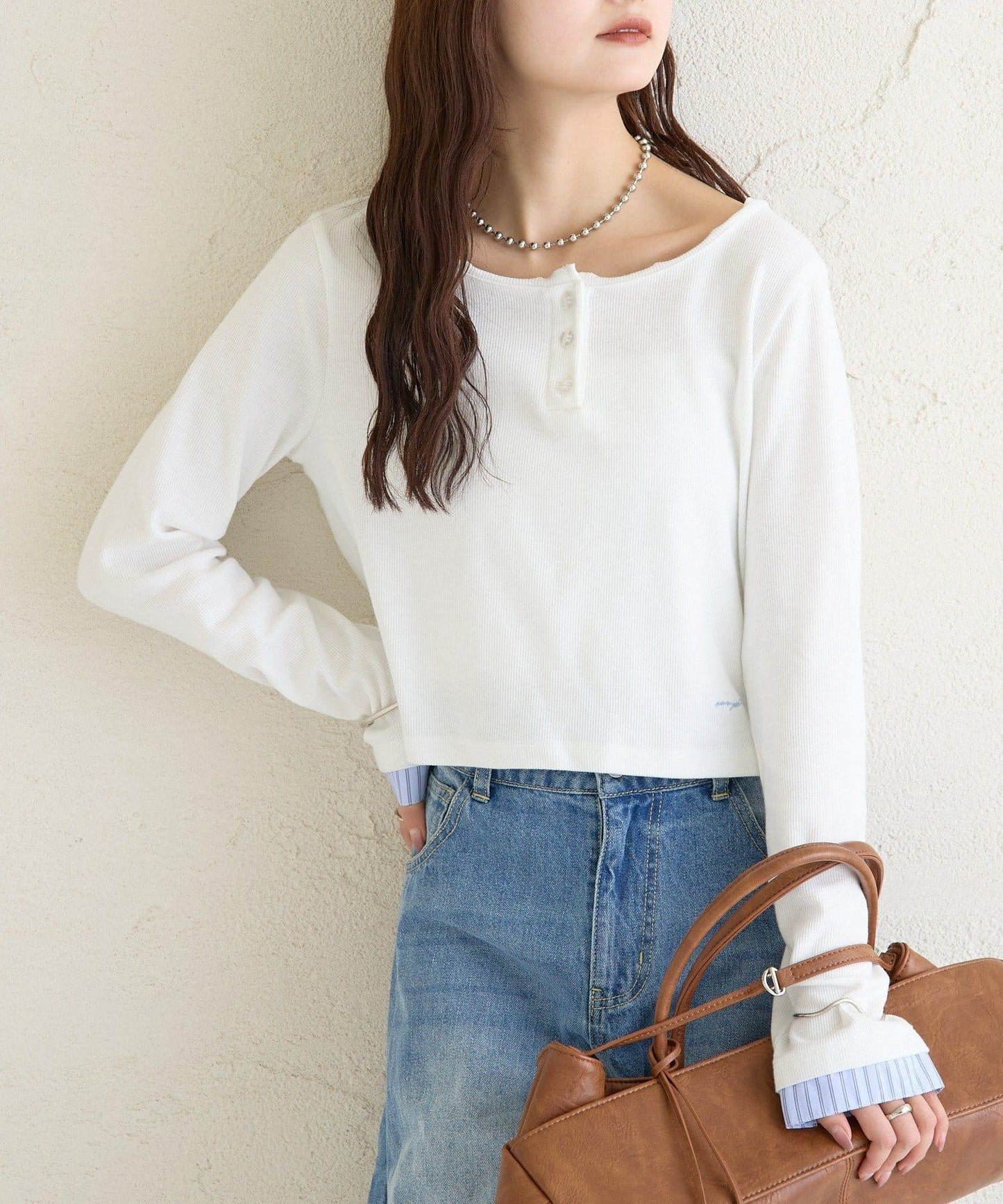 小短款亨利領長袖T恤