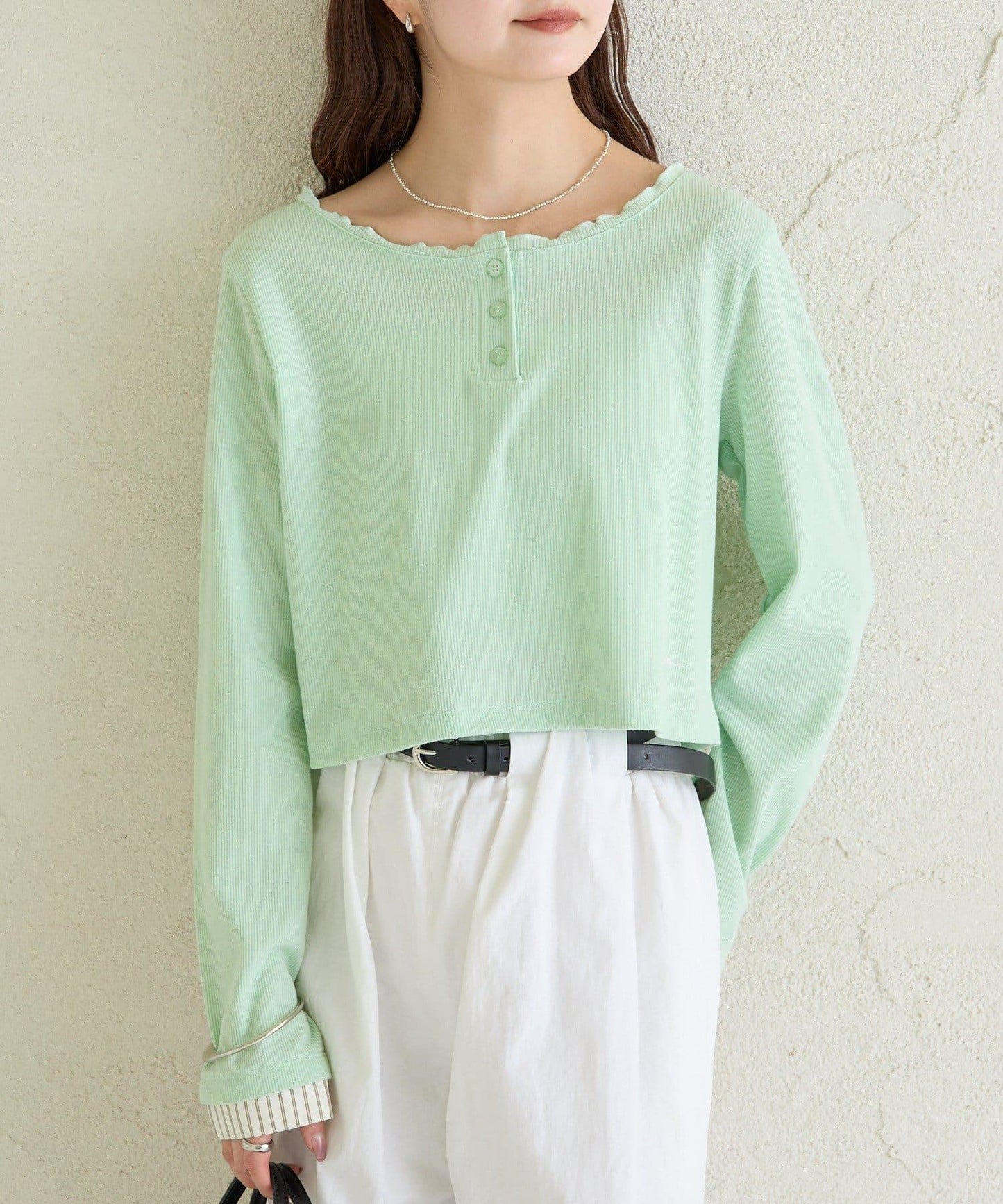 小短款亨利領長袖T恤