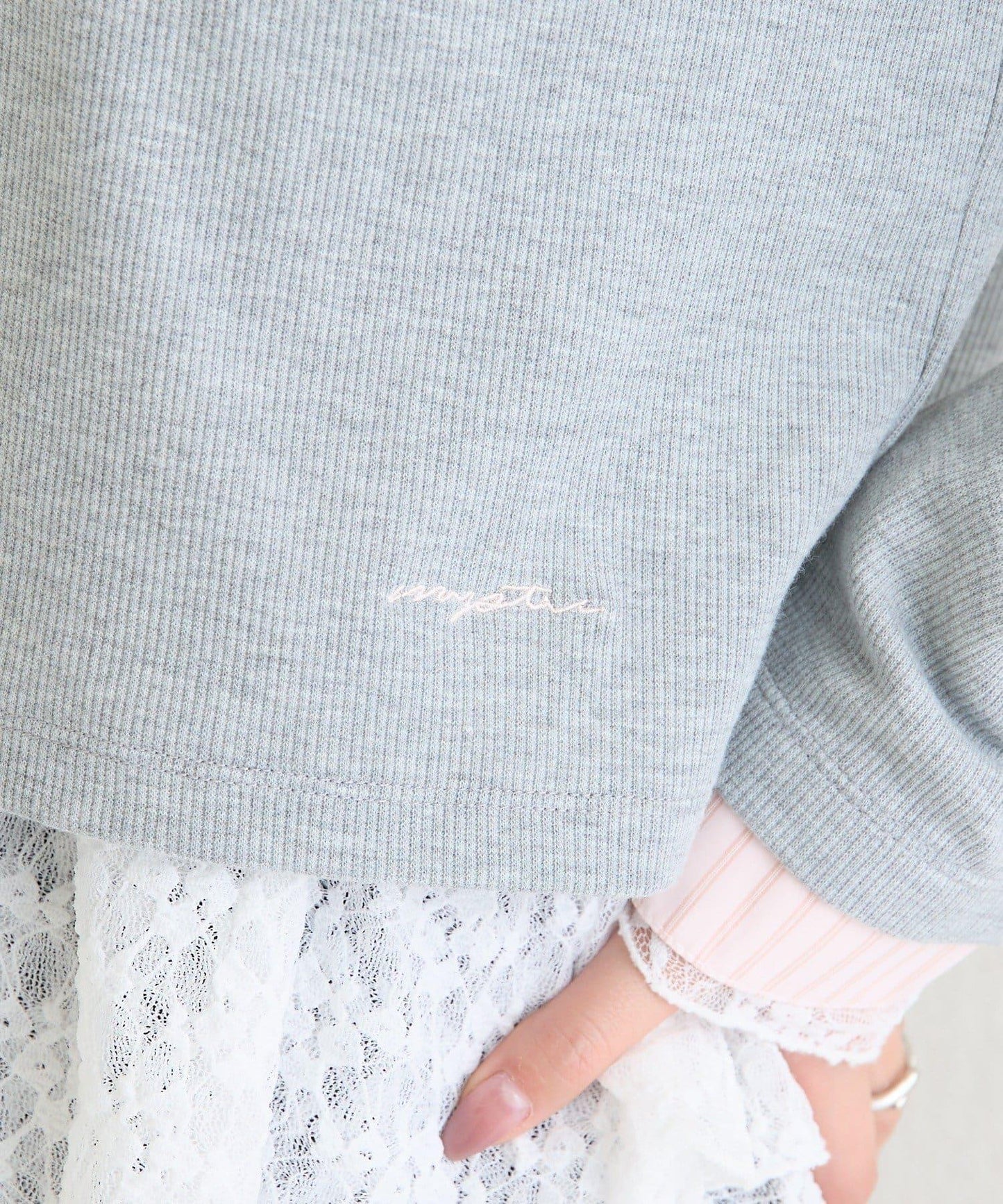 小短款亨利領長袖T恤