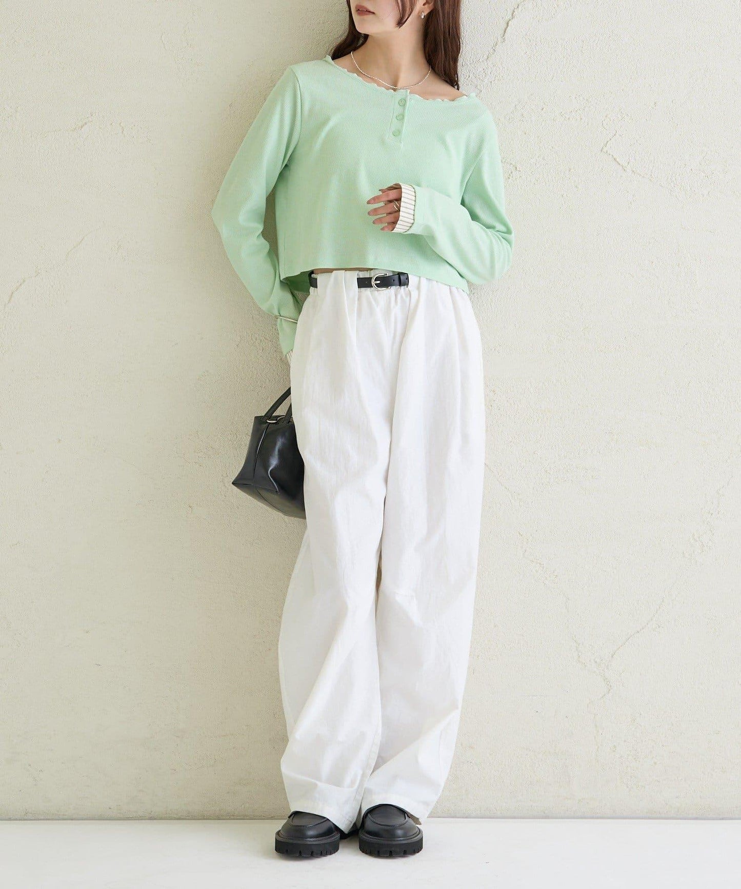 小短款亨利領長袖T恤