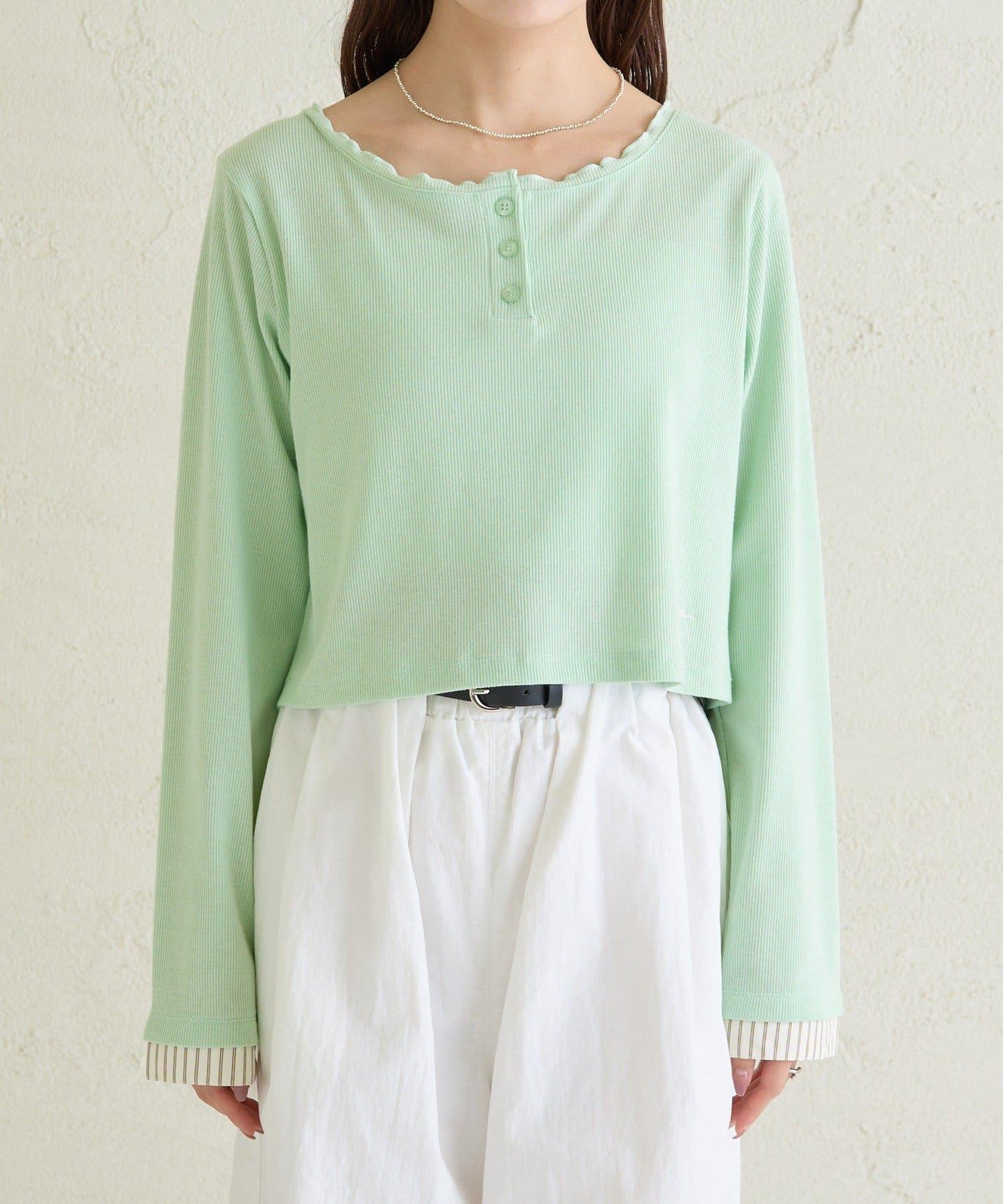 小短款亨利領長袖T恤