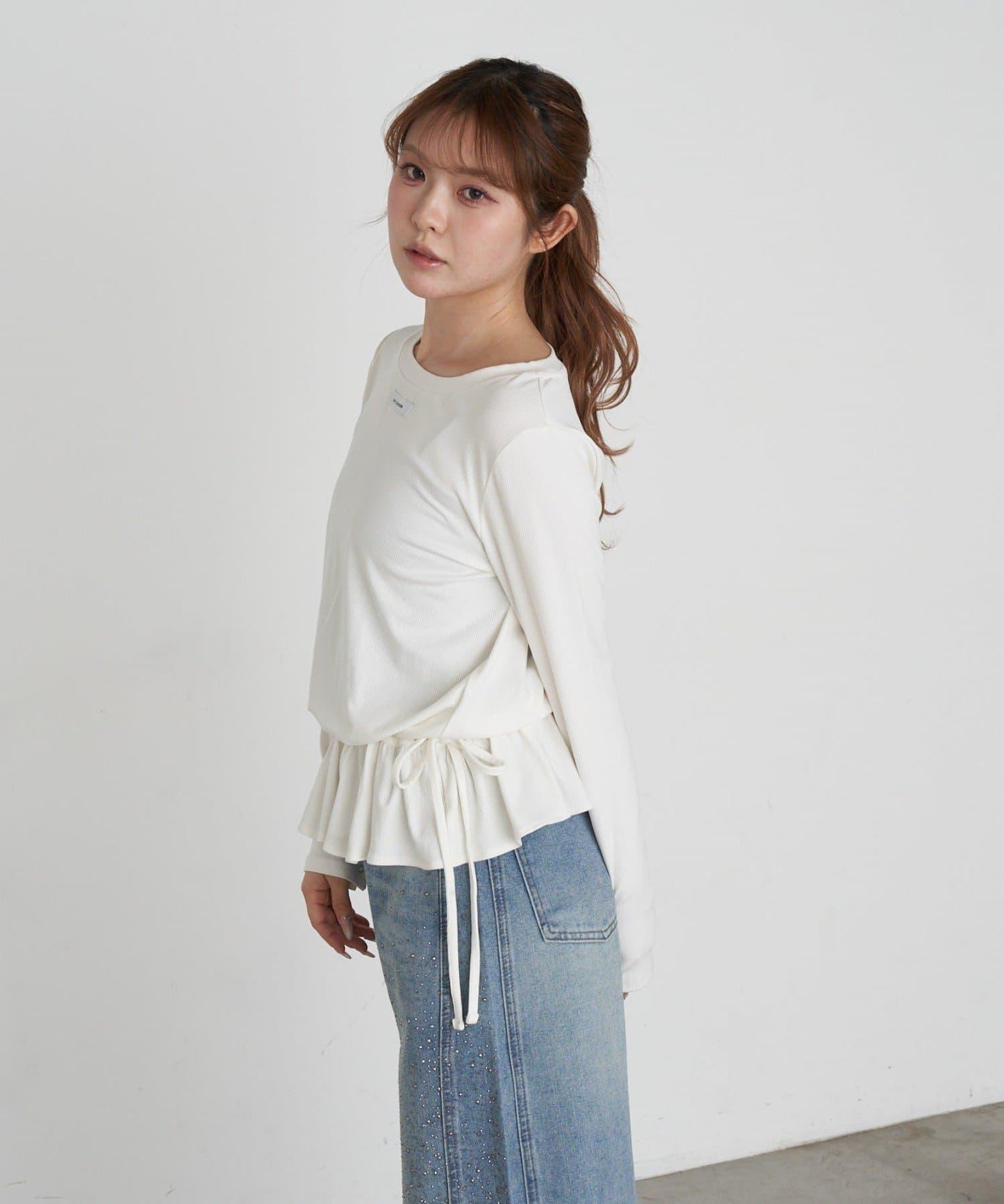 荷葉擺設計長袖T恤