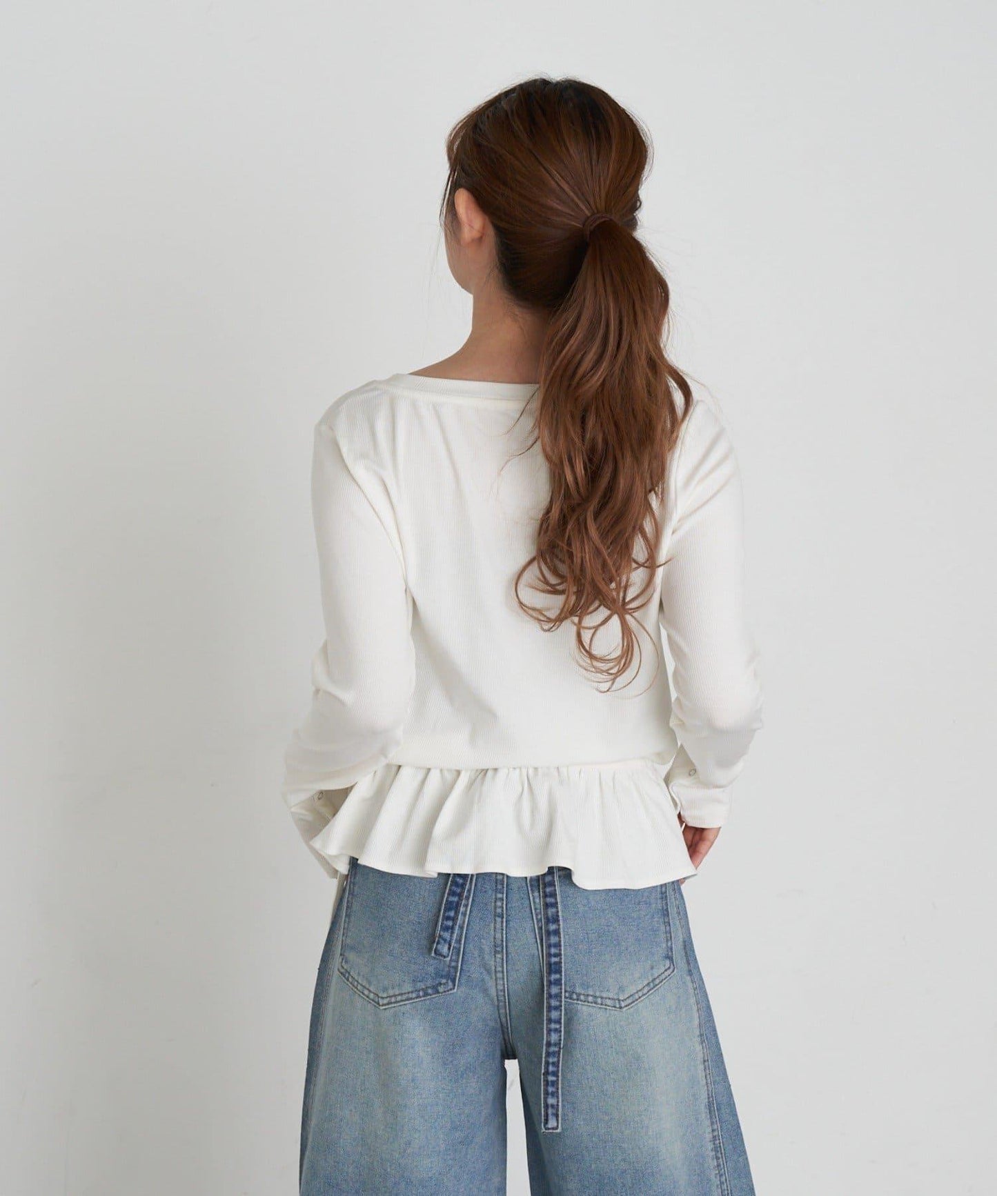 荷葉擺設計長袖T恤