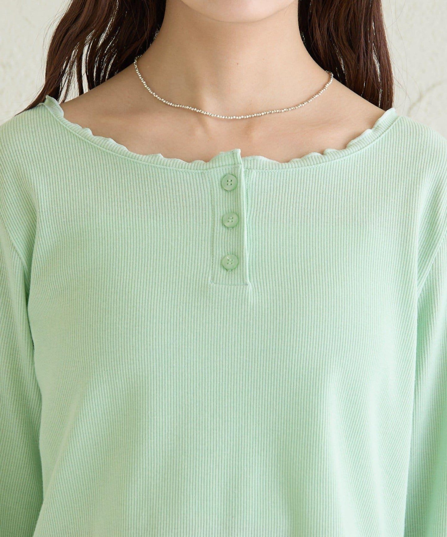 小短款亨利領長袖T恤