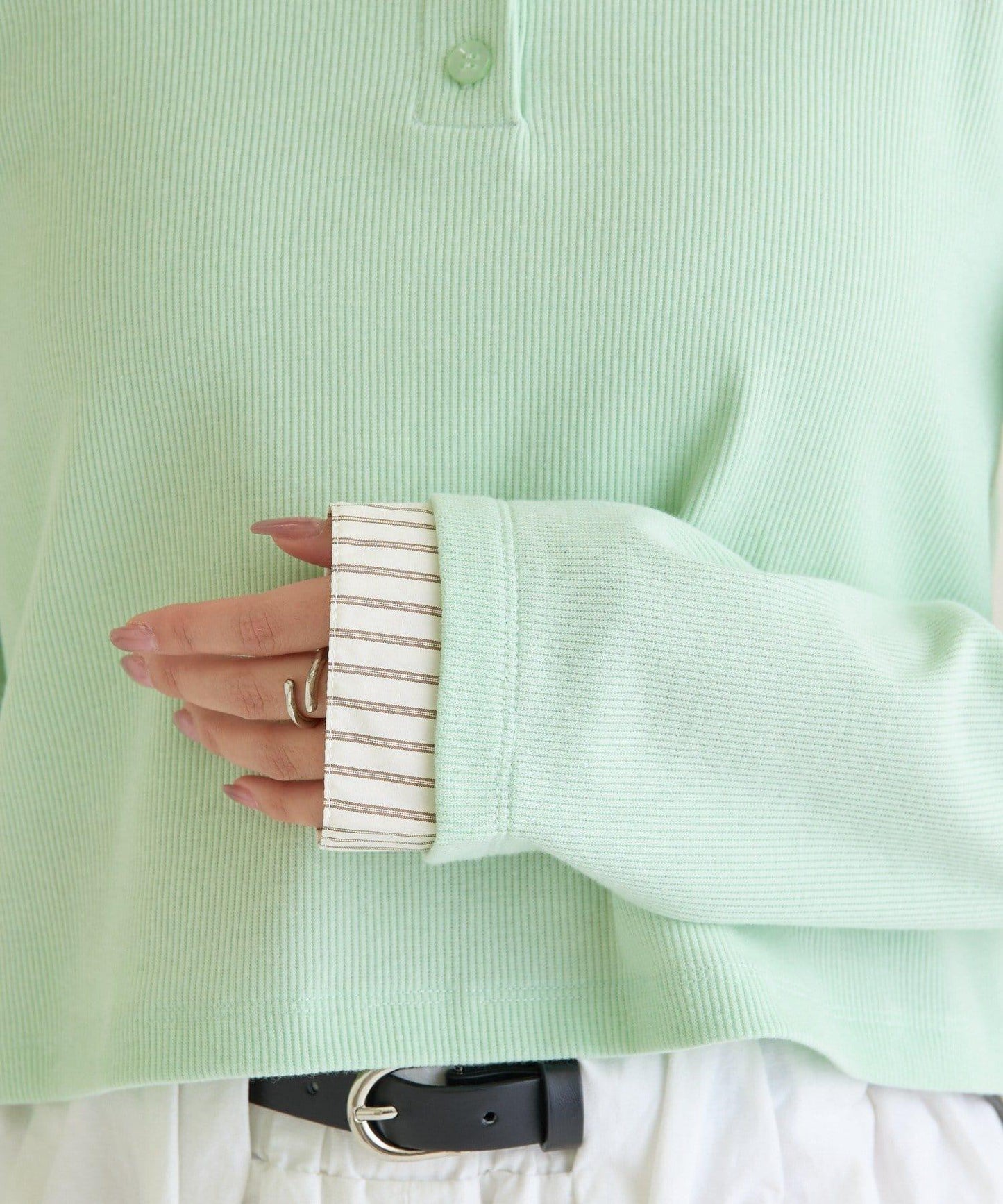 小短款亨利領長袖T恤