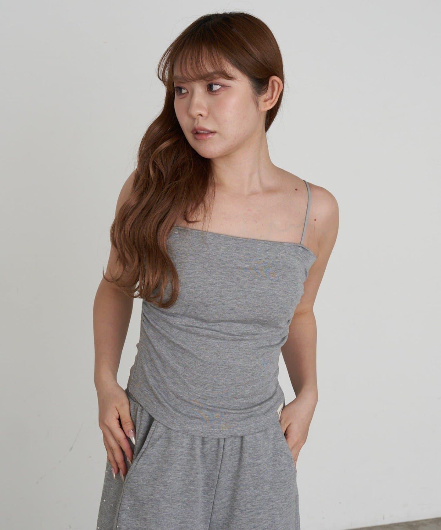 帶胸墊吊帶背心