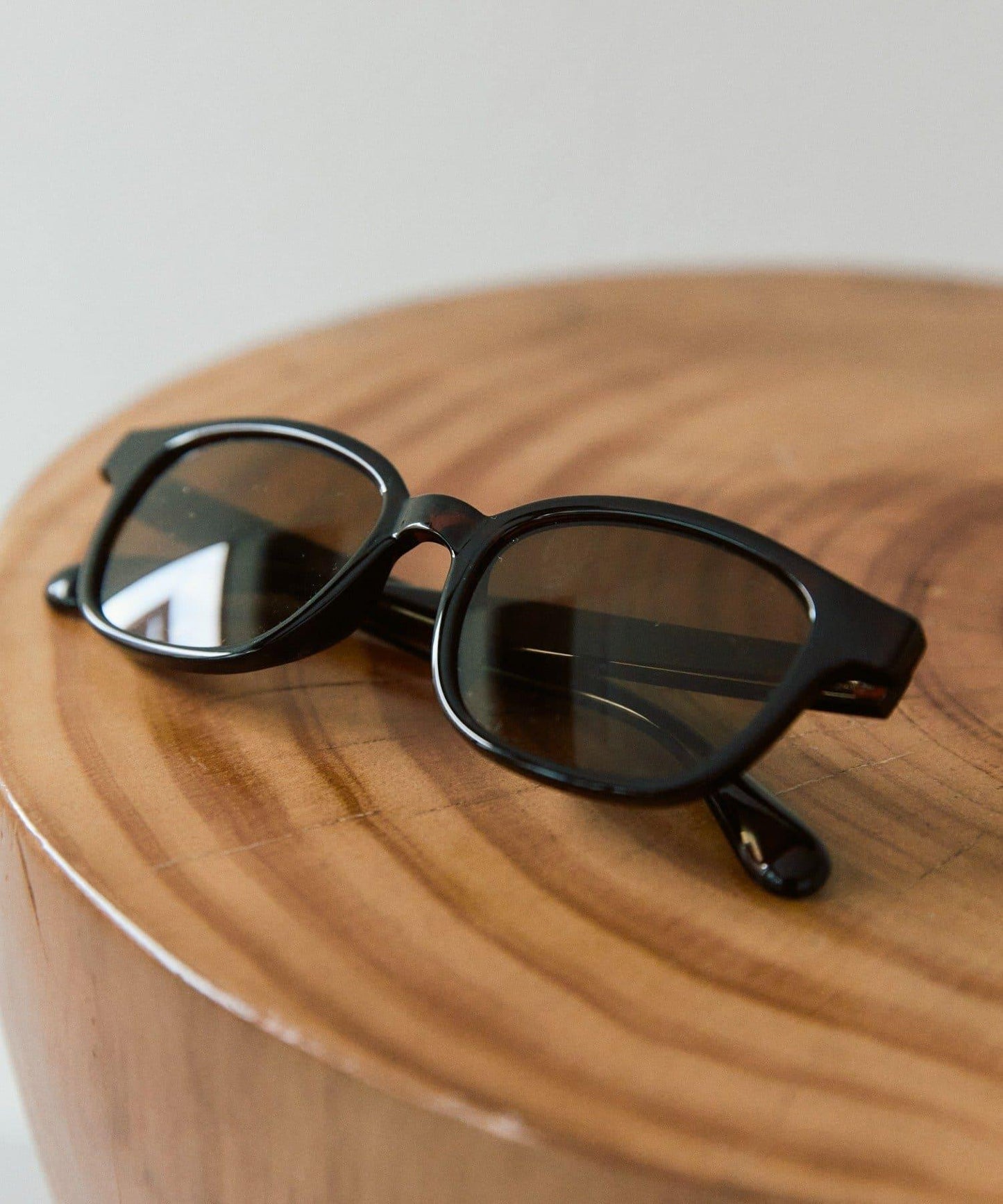 戴上即顯時尚感 框架太陽鏡