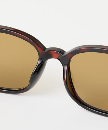 戴上即顯時尚感 框架太陽鏡