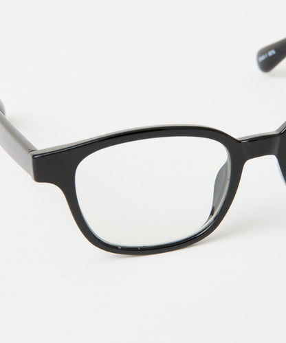 戴上即顯時尚感 框架太陽鏡