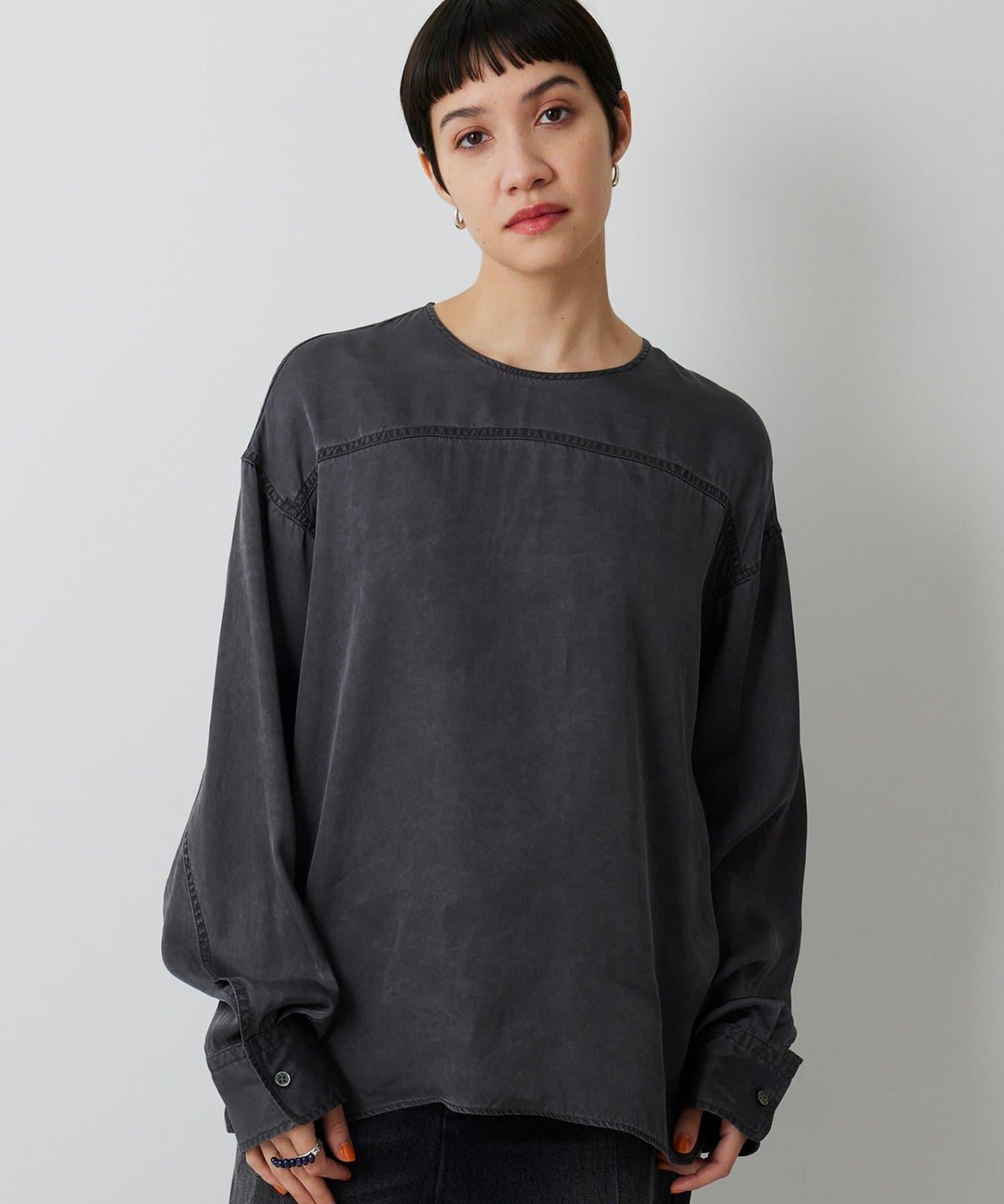 顏料染圓領上衣