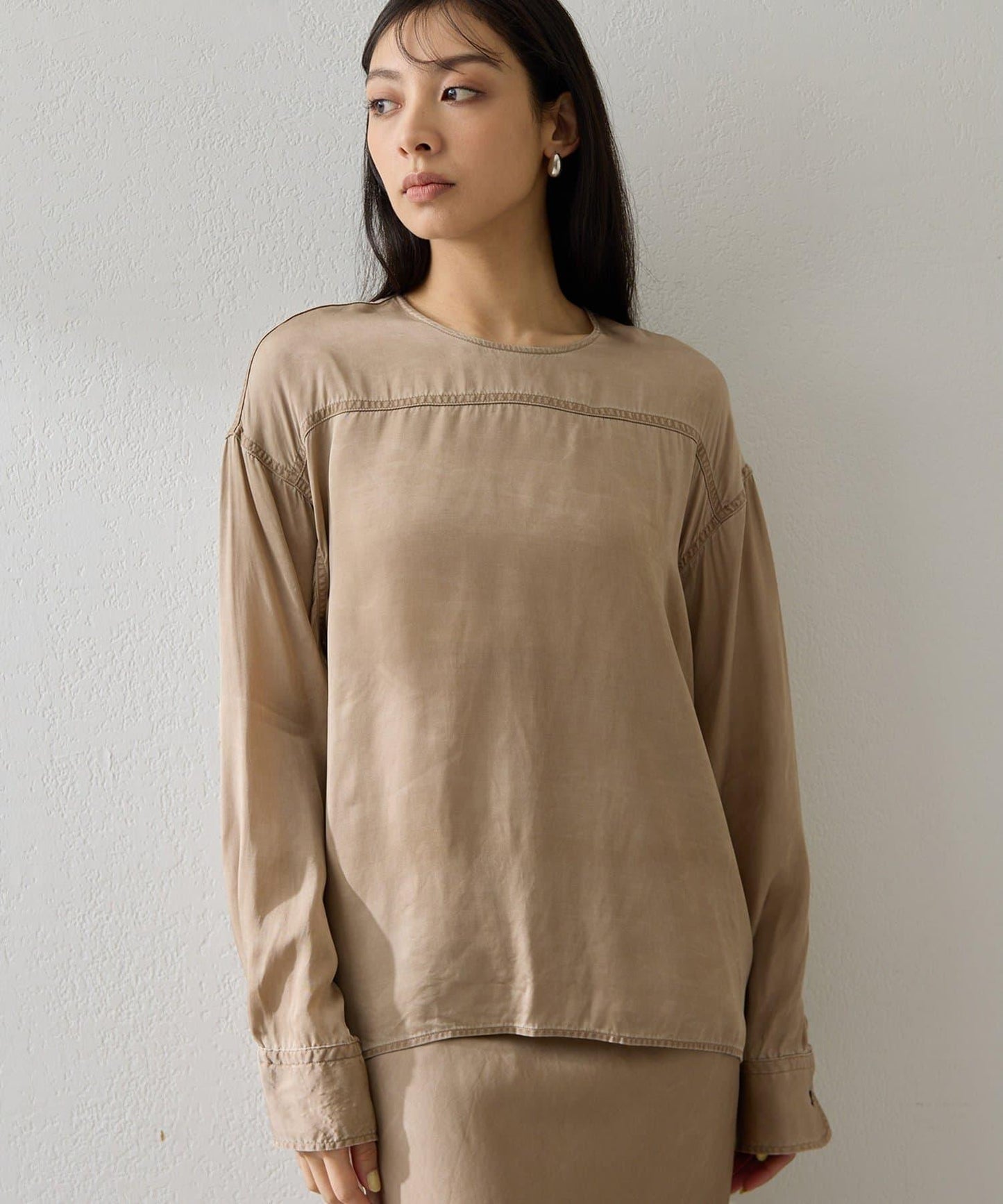 顏料染圓領上衣