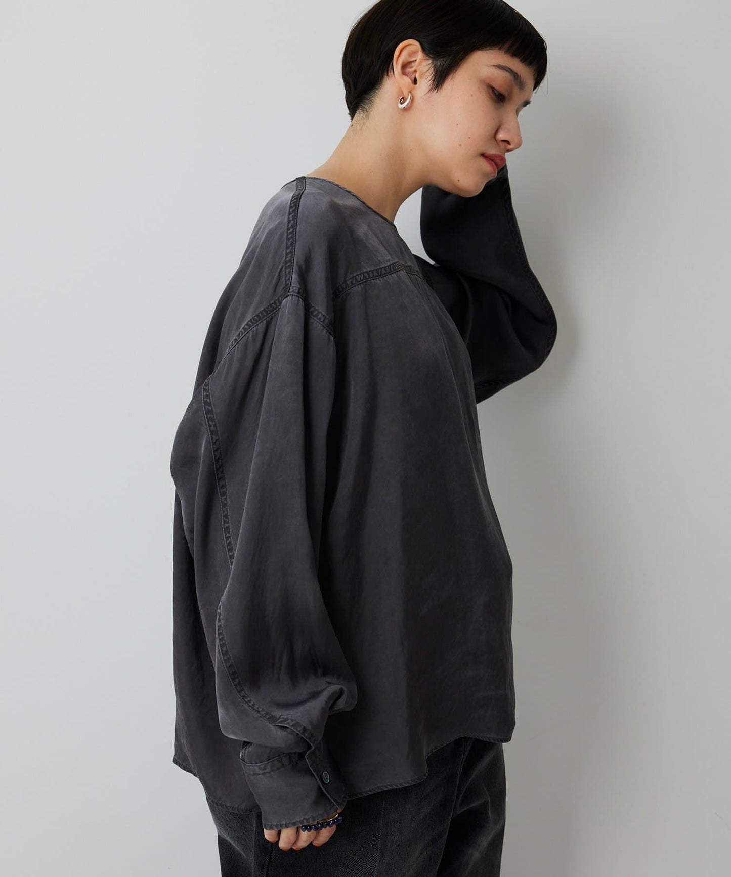 顏料染圓領上衣