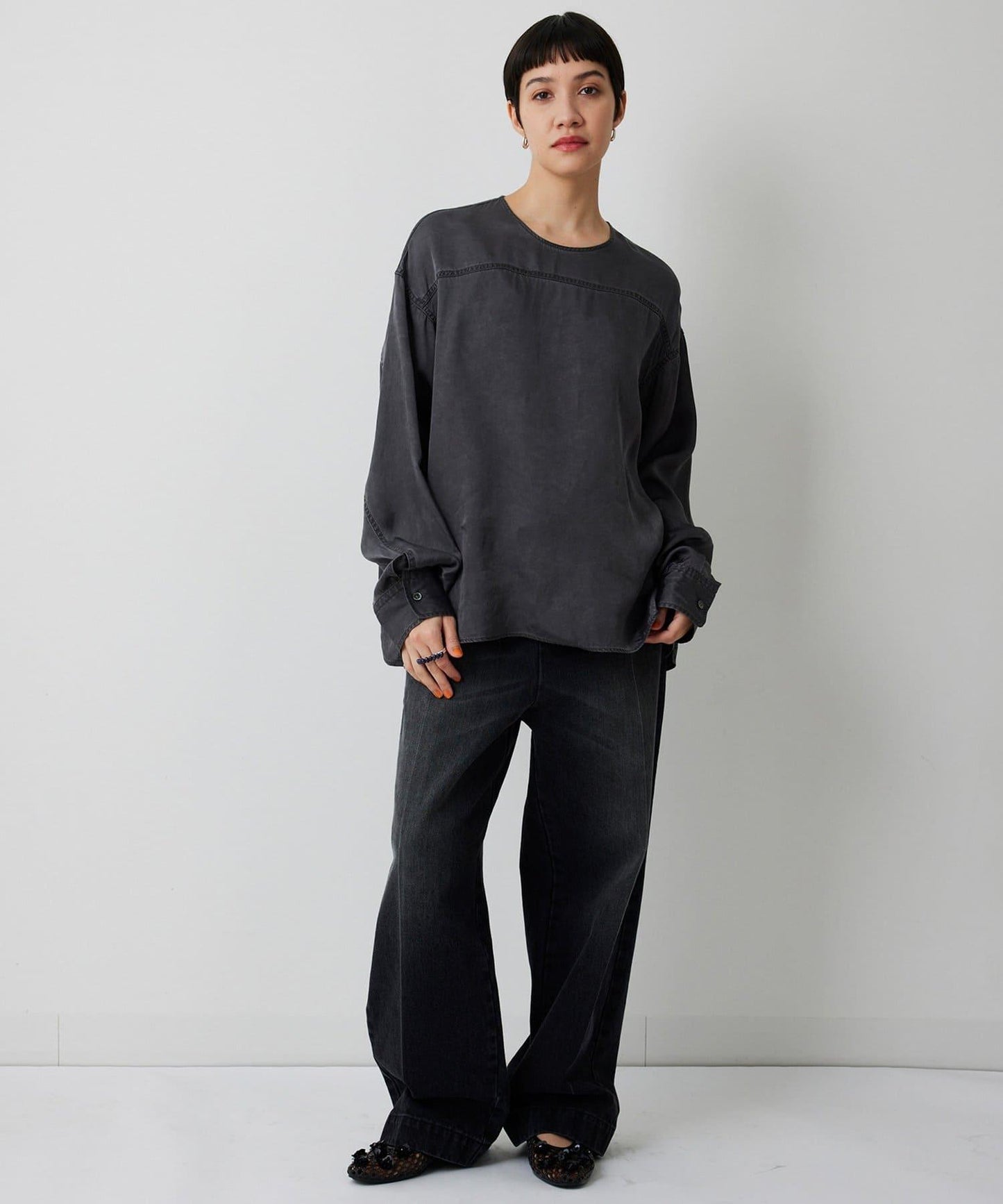 顏料染圓領上衣