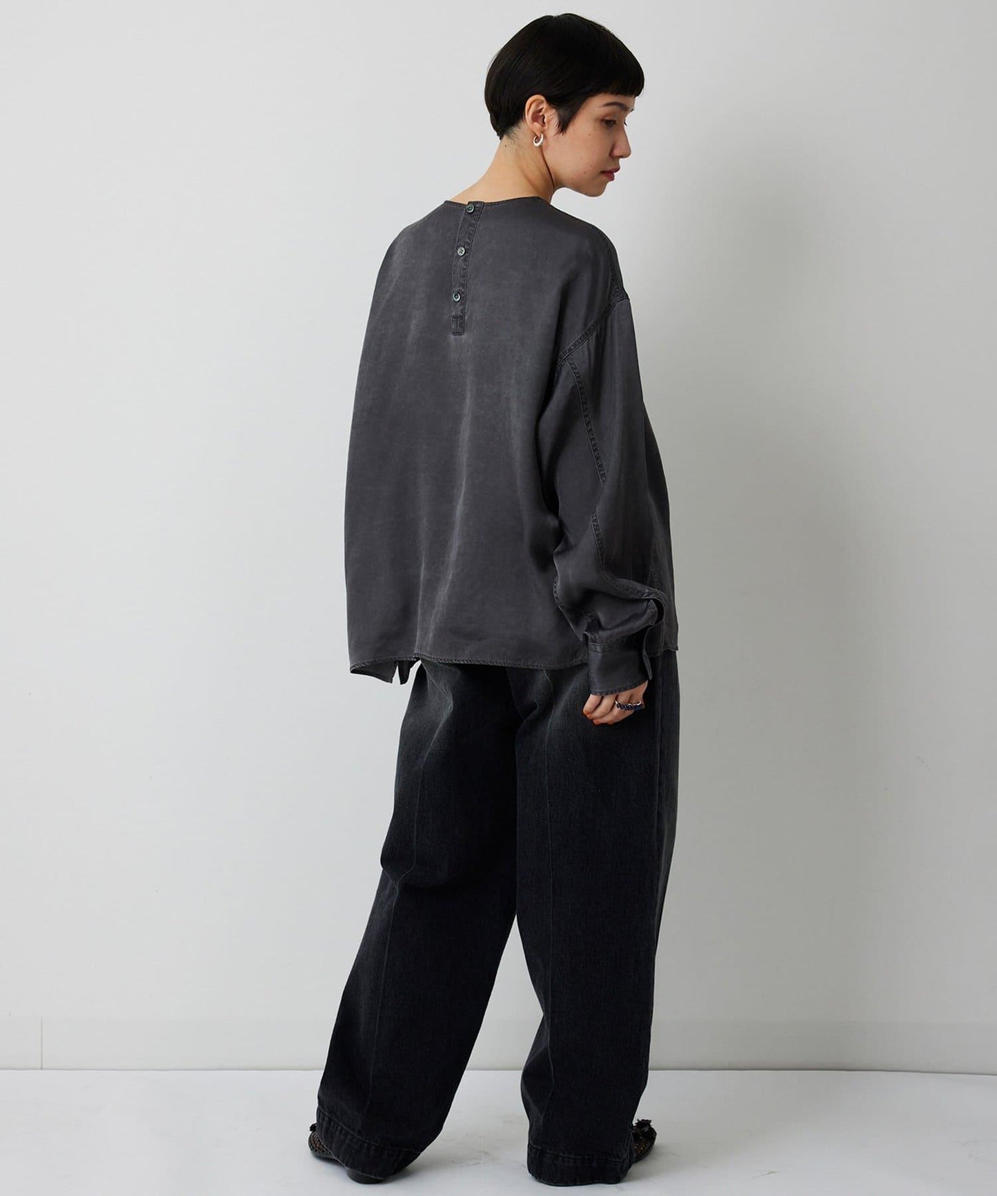 顏料染圓領上衣