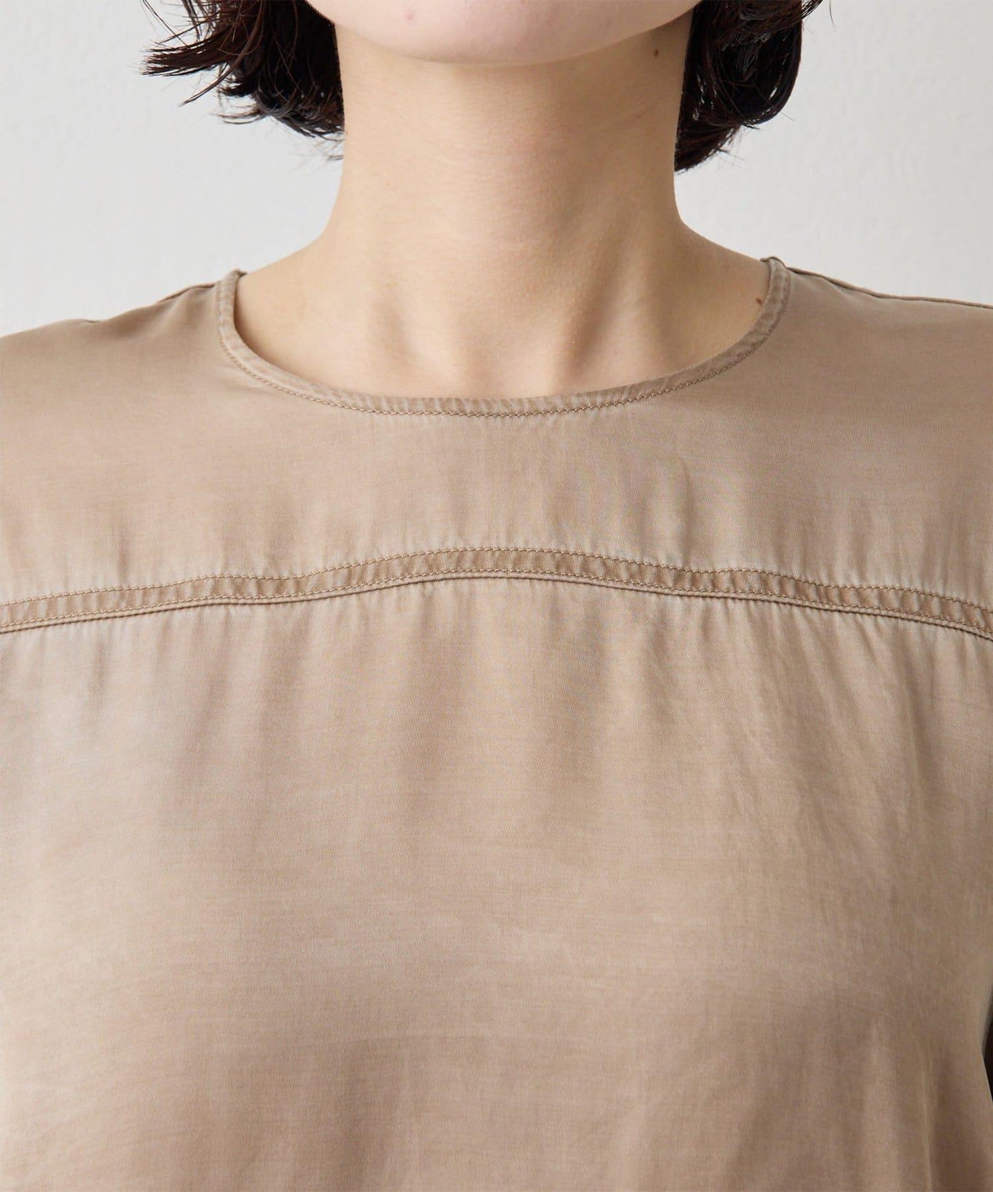 顏料染圓領上衣