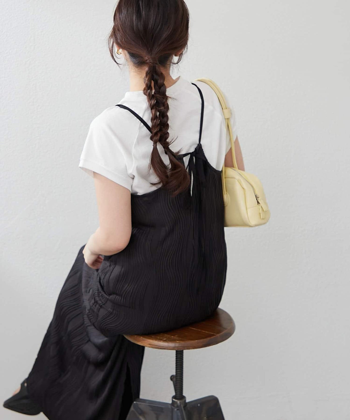 nane 波浪提花圖案吊帶連衣裙