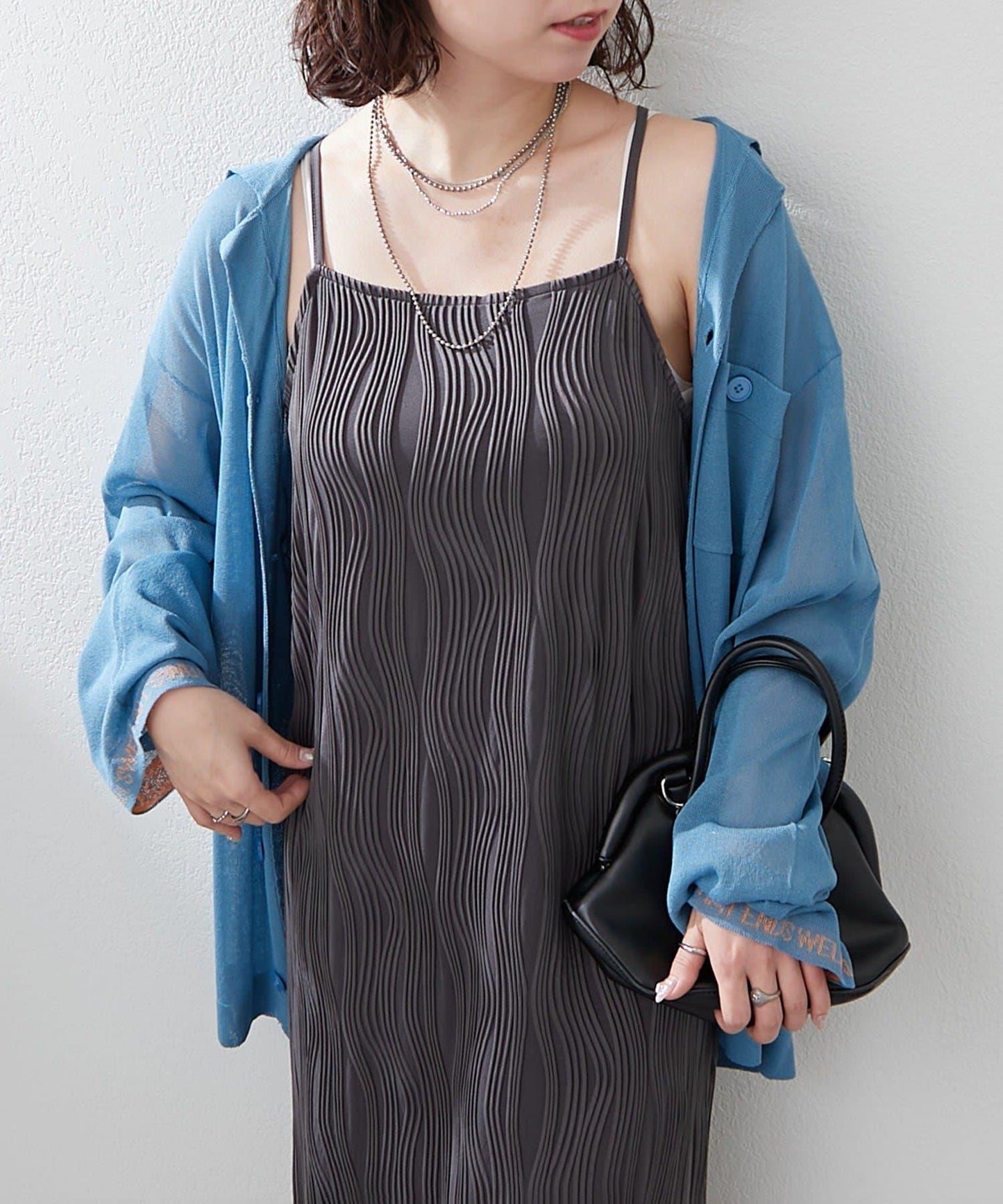 nane 波浪提花圖案吊帶連衣裙