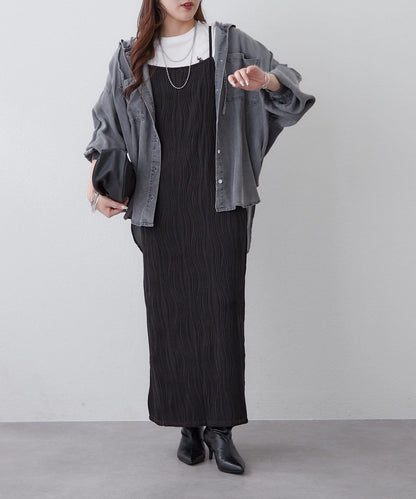 nane 波浪提花圖案吊帶連衣裙