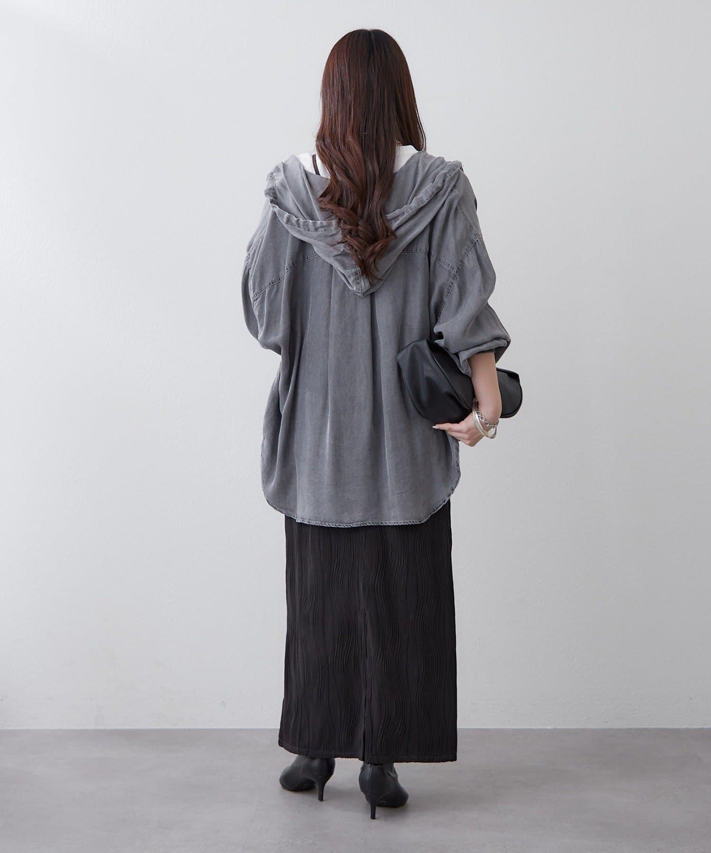 nane 波浪提花圖案吊帶連衣裙