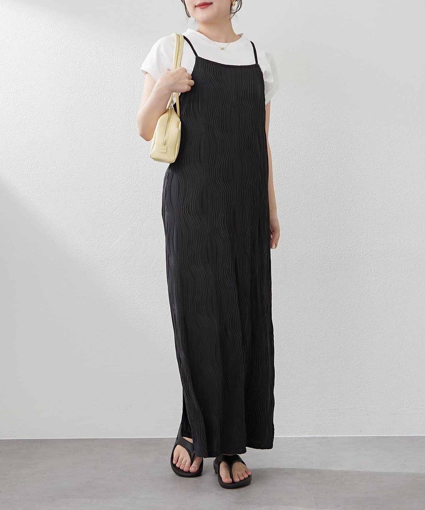 nane 波浪提花圖案吊帶連衣裙