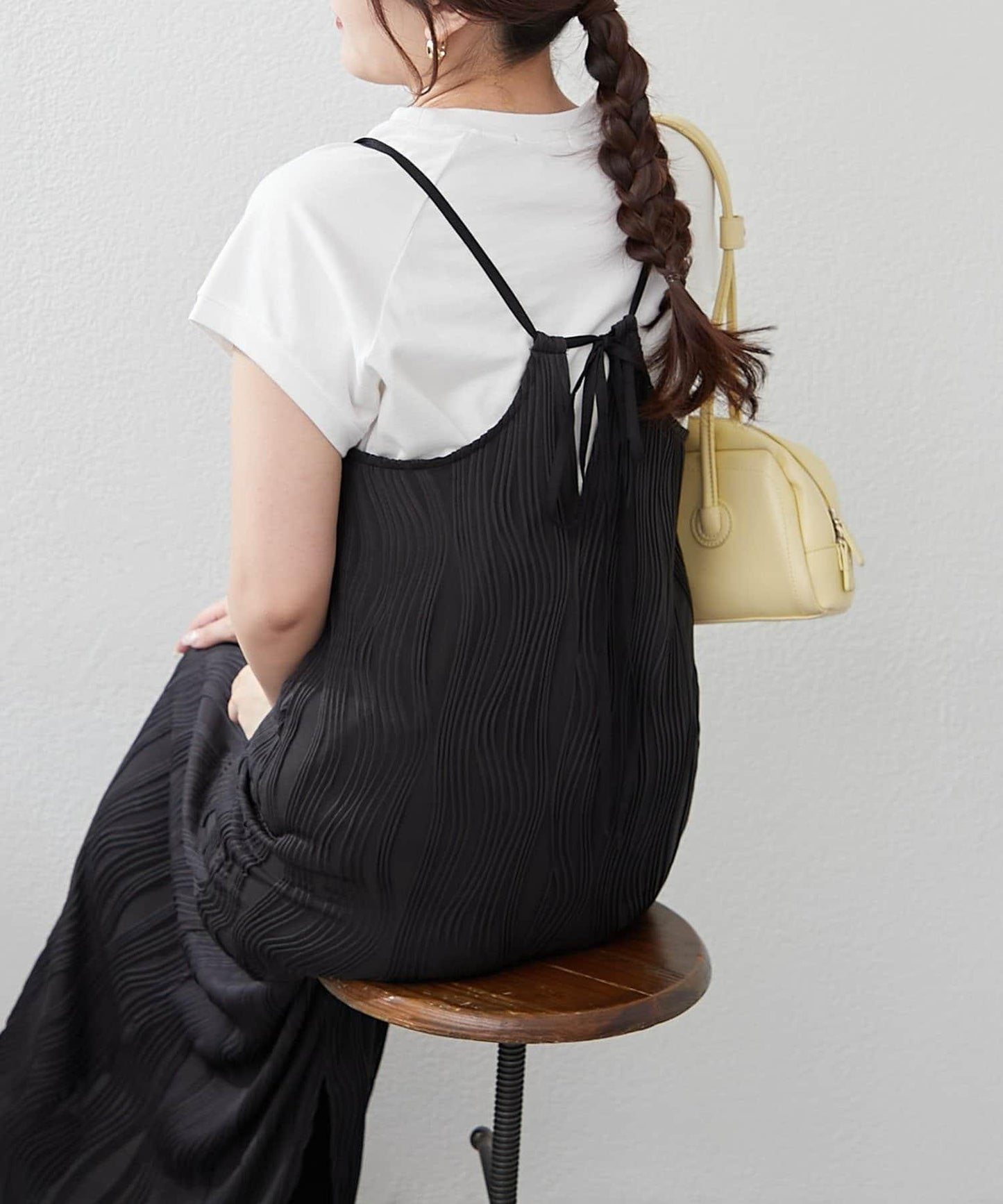 nane 波浪提花圖案吊帶連衣裙